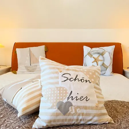 Sommernest - Ruhige Dachgeschosswohnung Mit Balkon Lejlighed *