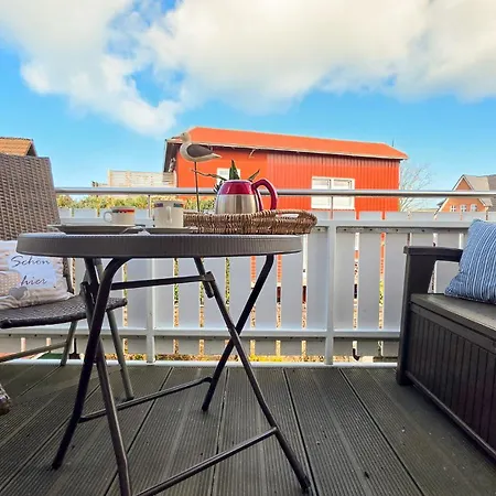 Sommernest - Ruhige Dachgeschosswohnung Mit Balkon Апартаменты *