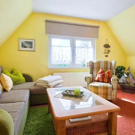 Sommernest - Ruhige Dachgeschosswohnung Mit Balkon Апартаменты *